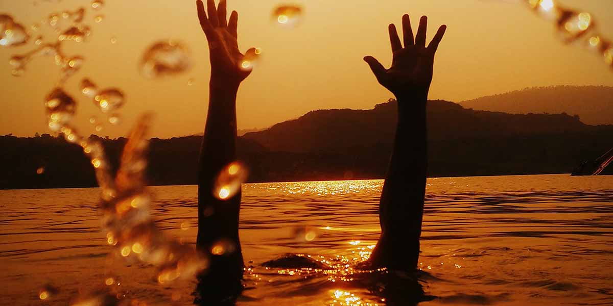 Ilustrasi orang tenggelam. Foto: Arun Kr, Pexels